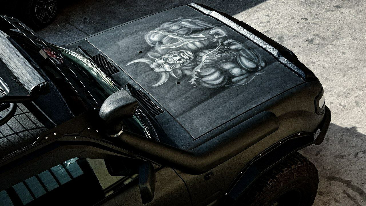 <span style="font-weight: bold;">Аэрография капота авто </span>